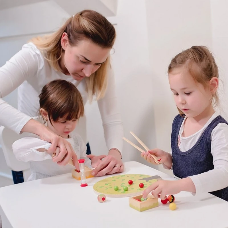 Дървена игра за сръчност, с пинсети, Pino, Ябълково дърво